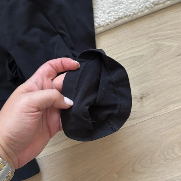 NWOT- Skims High Waisted Mid Thigh Short Shapewear in Onyx - Picture 4 of 8